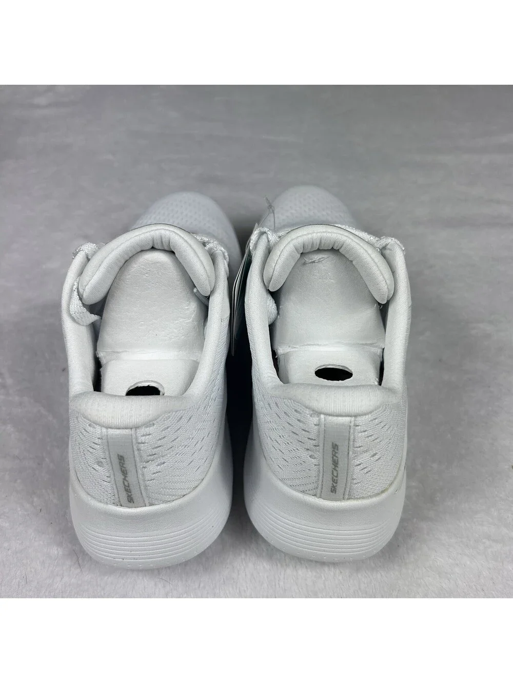 Skechers Arch Fit 2.0 Big League Shoes Womens 5 Youth 3.5 White Athletic Sneaker